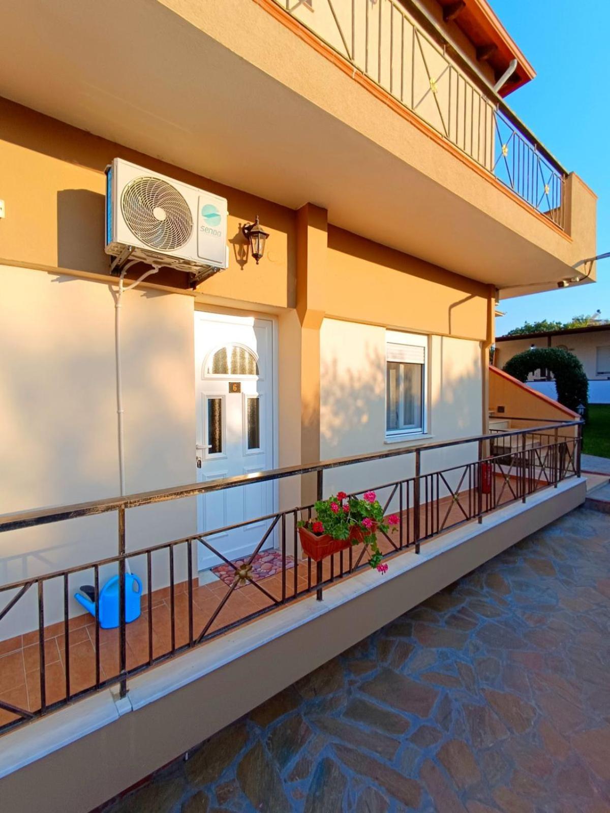 Studio Eleni Nea Agathoupoli Exterior foto